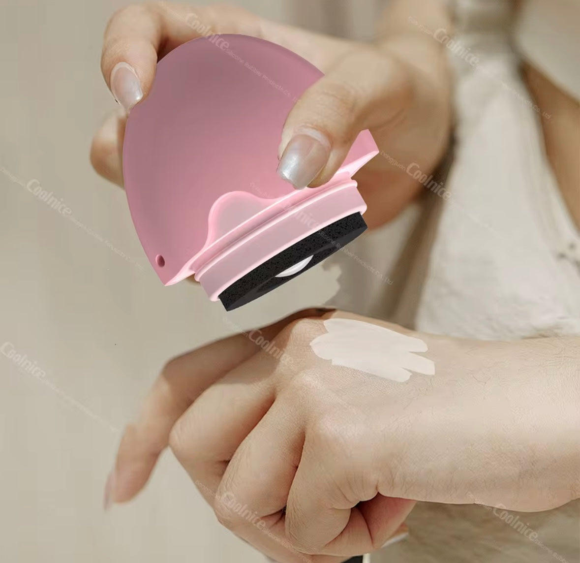 Refillable Silicone Travel Bottle with Sponge Roller Applicator